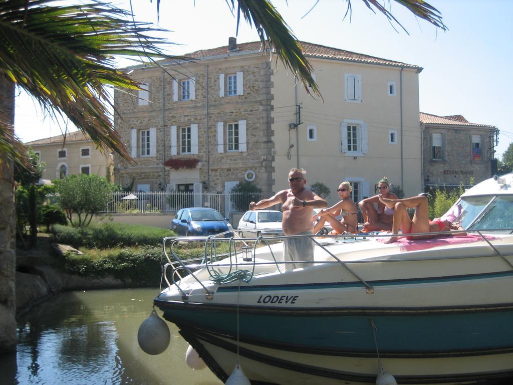 Le Neptune Le Somail Extérieur photo